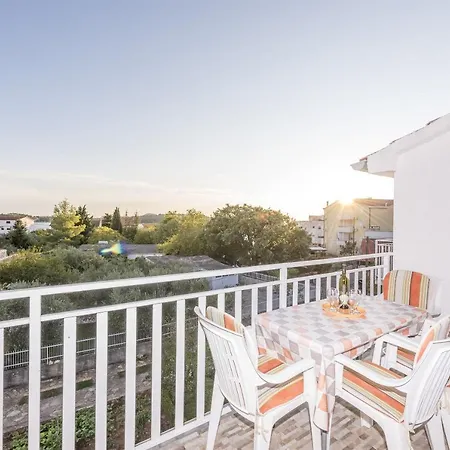 Apartment Summertime